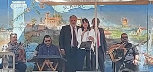 Το σύνθημα για να αρχίσει το γλέντι έδωσε ο Πρόεδρος του Συλλόγου Παναγιώτης Γκατζόλης με την Δήμαρχο Πεντέλης Δήμητρα Κεχαγιά να απευθύνει χαιρετισμό. 