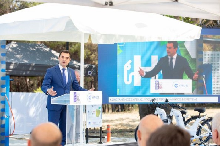 Ο Δήμαρχος Βριλησσίων στα εγκαίνια του πρώτου ελληνικού σταθμού ανεφοδιασμού οχημάτων υδρογόνου