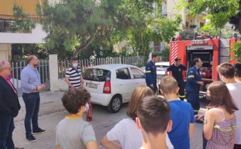 Ηράκλειο Αττικής: Ενημερωτική δράση της Πολιτικής Προστασίας σε συνεργασία με το Πυροσβεστικό Σώμα για τους μαθητές του 1ου Δημοτικού