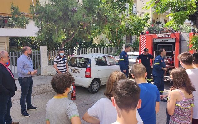 Ηράκλειο Αττικής: Ενημερωτική δράση της Πολιτικής Προστασίας σε συνεργασία με το Πυροσβεστικό Σώμα για τους  μαθητές του 1ου Δημοτικού
