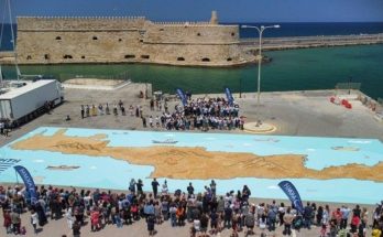 Ηράκλειο Κρήτης: Ρεκόρ Guinness για το μεγαλύτερο «μωσαϊκό» από καλιτσούνια