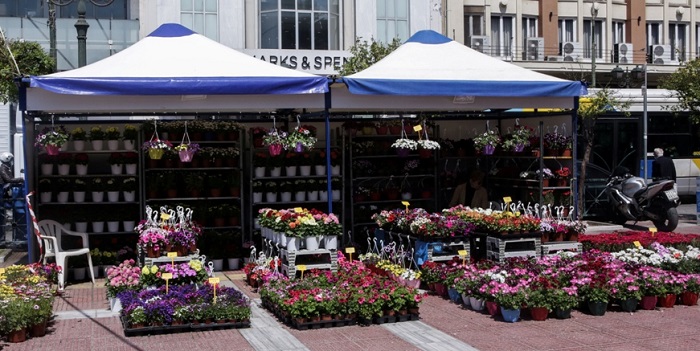 Στην πλατεία Κανάρη στο Πασαλιμάνι εγκαινιάστηκε η γιορτή λουλουδιών