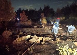 Πεντέλη: Η πολιτική προστασία και οι εθελοντές του Δήμου έσωσαν από πυρκαγιά το δάσος στην οδό Καραϊσκάκη στα σύνορα Μελισσίων και Κηφισιάς