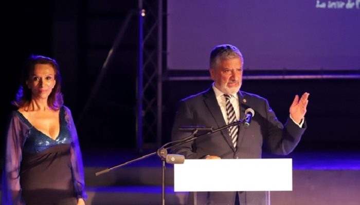 Περιφέρεια Αττικής  : Εκδήλωση της Περιφέρειας αφιερωμένη στους Ολυμπιονίκες που συμμετείχαν στην έκδοση του Τρίγλωσσου Λευκώματος με τίτλο: «Η ΑΤΤΙΚΗ ΓΗ ΧΑΙΡΕΤΙΖΕΙ ΤΟΝ ΟΛΥΜΠΙΣΜΟ»