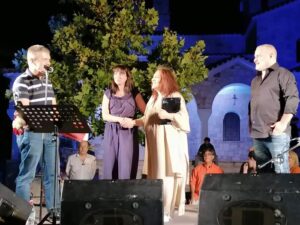 Πεντέλη: Μοναδική συναυλία της Ελένης Βιτάλης με τον κιθαρίστα Παναγιώτη Μάργαρη στην Πλατεία Ελευθερίας  «Άγιου Γεώργιου» στα Μελίσσια