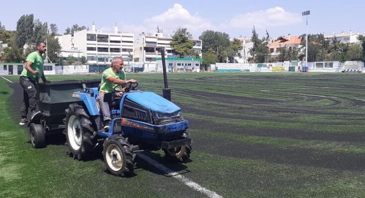 Πεντέλη: Σε εξέλιξη οι εργασίες συντήρησης και αναμόχλευσης του συνθετικού χλοοτάπητα στο Γήπεδο Ποδοσφαίρου των Μελισσίων