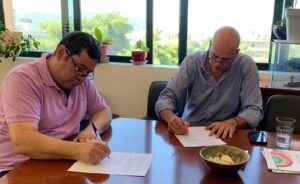 Λυκόβρυση Πεύκη : Υπογράφηκε η σύμβαση για την προμήθεια τριαξονικού ανατρεπόμενου φορτηγού για τη Διεύθυνση Περιβάλλοντος