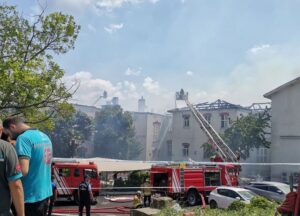 Καταστράφηκε από την φωτιά ολοσχερώς το ελληνικό νοσοκομείο της Κωνσταντινούπολης