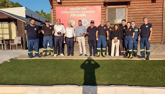 Ο Αντιπρόεδρος της Επιτροπής Πολιτικής Προστασίας της ΚΕΔΕ στο Εθελοντικό Πυροσβεστικό Κλιμάκιο Αφιδνών