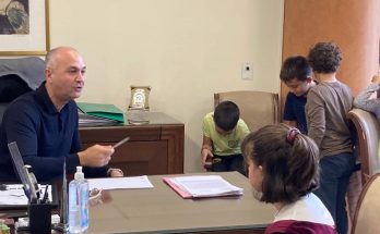 Μεταμόρφωση: Επίσκεψη στο γραφείο Δημάρχου από μαθήτριες και μαθητές της τρίτης τάξης του 1ου Δημοτικού Σχολείου