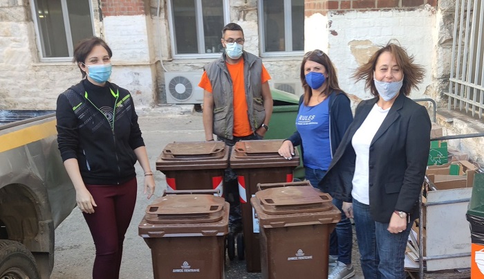 Πεντέλη:  «Ανάπτυξη του δικτύου συλλογής βιοαποβλήτων» Παράδοση από τον Δήμο καφέ κάδων στο νοσοκομείο Παίδων Πεντέλης