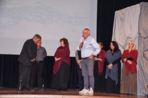 Λυκόβρυση Πεύκη: Στην παράσταση του ΚΟΙΠΑΠ για τον Μικρασιατικό Ελληνισμό o Δήμαρχος
