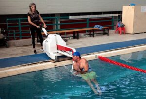 Χαλάνδρι : Κολύμβηση  για άτομα με αναπηρία στα αθλητικά κέντρα του Δήμου