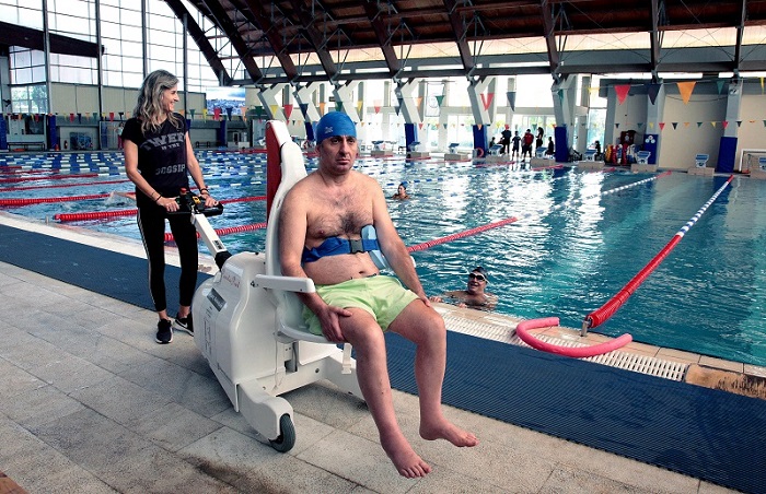 Χαλάνδρι : Κολύμβηση  για άτομα με αναπηρία στα αθλητικά κέντρα του Δήμου