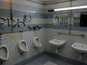 «Παγκόσμια Ημέρα Τουαλέτας» Η Αθήνα στην 3η θέση των χωρών με τις πιο βρώμικες δημόσιες τουαλέτες στην Ευρώπη