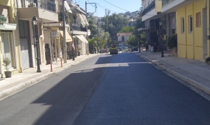 Συνεχίζονται οι ασφαλτοστρώσεις στο δήμο Διόνυσου