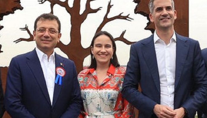 Μήνυμα συνεργασίας και αλληλεγγύης των λαών από Μπακογιάννη και Ιμάμογλου