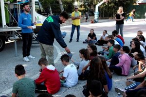 Χαλάνδρι: « 4ο Δημοτικό»  Τα παιδιά μαθαίνουν για την ανακύκλωση - Δράση ενημέρωσης