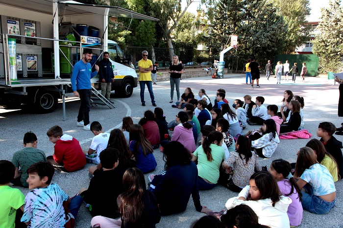 Χαλάνδρι: « 4ο Δημοτικό»  Τα παιδιά μαθαίνουν για την ανακύκλωση – Δράση ενημέρωσης