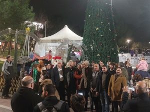 Αγία Παρασκευή : Φωταγώγηση του Χριστουγεννιάτικου δέντρου