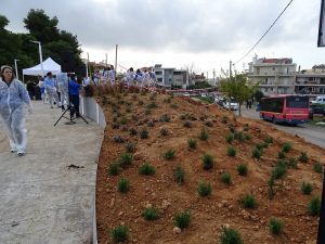 Μαρούσι:  Ο Δήμαρχος Αμαρουσίου εγκαινίασε το πρώτο πλήρες ενεργειακά αυτόνομο πάρκο – χορηγία της BAT Hellas, στην περιοχή του Ψαλιδίου (Πλατεία Δέγλερη)