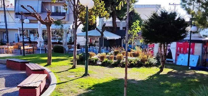 Πεντέλη: Νέα φύτευση λουλουδιών και περιποίηση του πρασίνου στην Πλατεία του Αγίου Γεωργίου