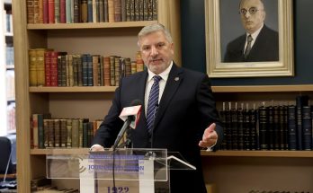 Περιφέρεια Αττικής: Με χρηματοδότηση της Περιφέρειας η έκδοση «1922 Με ξιφολόγχη και γραφίδα στο Μικρασιατικό Μέτωπο» από το Μορφωτικό Ίδρυμα της ΕΣΗΕΑ