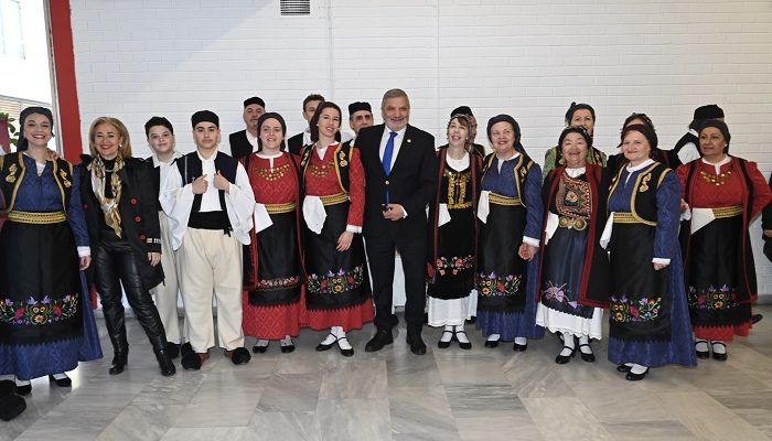 Περιφέρεια Αττικής: Στην κοπή της «πίτας του Ηπειρώτη» ο Περιφερειάρχης Αττικής