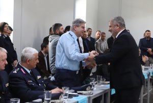 Περιφέρεια Αττικής: Στην κοπή της Πρωτοχρονιάτικης Πίτας της Ένωσης Αστυνομικών Υπαλλήλων Αθηνών ο Περιφερειάρχης Αττικής