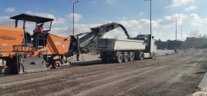 Περιφέρεια Αττικής: Συνεχίζεται η αποκατάσταση παράπλευρων οδικών δικτύων των Εθνικών Οδών και της Αθηνών - Σουνίου από συνεργεία της Περιφέρειας