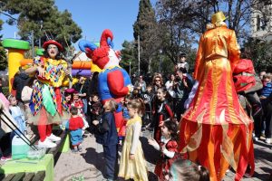 Νέα Ιωνία: Με μεγάλη συμμετοχή και αποκριάτικο ξεφάντωμα το «Καρναβάλι των Χρωμάτων» του Δήμου