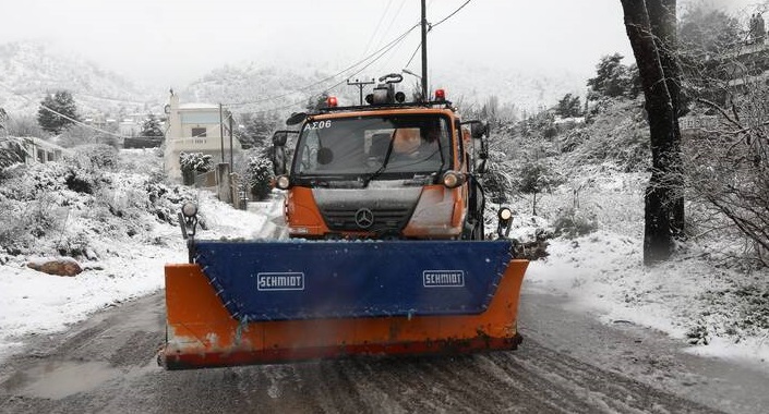 Στα βόρεια προάστια πυκνή χιονόπτωση