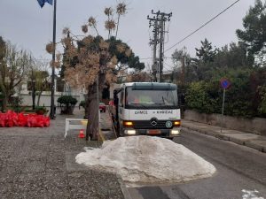 Κηφισιά: Στους δρόμους  οι αλατιέρες του Δήμου - Διατίθενται σακούλες με αλάτι