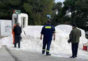 Κηφισιά: Στους δρόμους  οι αλατιέρες του Δήμου - Διατίθενται σακούλες με αλάτι