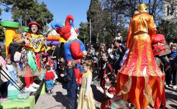 Νέα Ιωνία: Με μεγάλη συμμετοχή και αποκριάτικο ξεφάντωμα το «Καρναβάλι των Χρωμάτων» του Δήμου