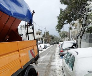 Πεντέλη: Από τα ξημερώματα όλες τις υπηρεσίες του Δήμου σε πλήρη ετοιμότητα