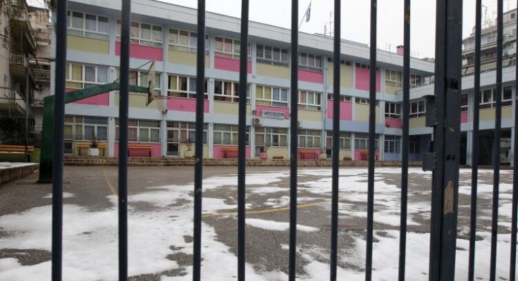 Την Κυριακή το μεσημέρι αναμένονται οι αποφάσεις για τα σχολεία «Κακοκαιρία Μπάρμπαρα»