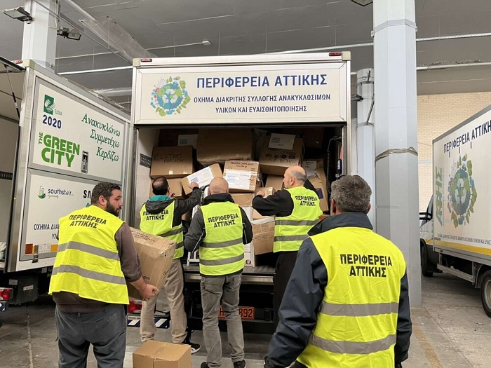 Περιφέρεια Αττικής: Με 50 οχήματα της Περιφέρειας ξεκίνησε το πρωί από το ΣΕΦ το κομβόι της ανθρωπιστικής βοήθειας προς τους σεισμόπληκτους της Τουρκίας