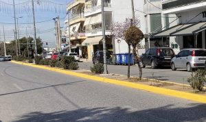 Πεντέλη: Ξεκίνησε το βάψιμο των κρασπέδων στις νησίδες επί των κεντρικών δρόμων του Δήμου