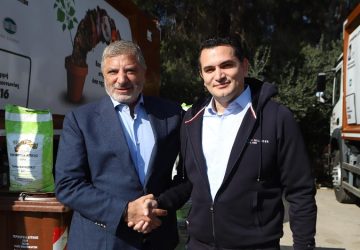 Περιφέρεια Αττικής:  Παράδοση εξοπλισμού για την ανακύκλωση βιοαποβλήτων από τον Περιφερειάρχη Αττικής στον Δήμο Αγ. Αναργύρων - Καματερού
