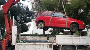 Ηράκλειο Αττικής : Συνεχίζεται η περισυλλογή εγκαταλελειμμένων οχημάτων από τον Δήμο