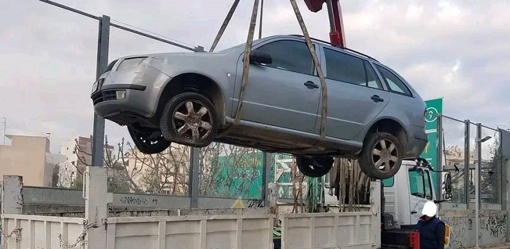 Ηράκλειο Αττικής : Συνεχίζεται η περισυλλογή εγκαταλελειμμένων οχημάτων από τον Δήμο