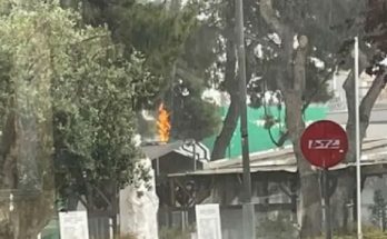 Μαρούσι: Κεραυνός χτύπησε δέντρο όπου πήρε φωτιά δέντρο πάνω από γνωστή καφετέρια