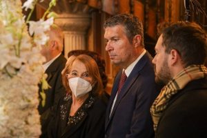 Μαρούσι :Στην Ακολουθία της Αποκαθήλωσης, και την Περιφορά του Επιταφίου του Ι.Ν. Κοιμήσεως Θεοτόκου ο Δήμαρχος Αμαρουσίου