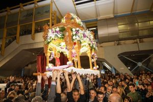 Μαρούσι :Στην Ακολουθία της Αποκαθήλωσης, και την Περιφορά του Επιταφίου του Ι.Ν. Κοιμήσεως Θεοτόκου ο Δήμαρχος Αμαρουσίου