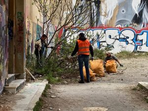 Πεντέλη: Με μεγάλη συμμετοχή, παρά το συννεφιασμένο καιρό η δράση εθελοντικού καθαρισμού στον περιβάλλοντα χώρο του ΝΙΕΝ