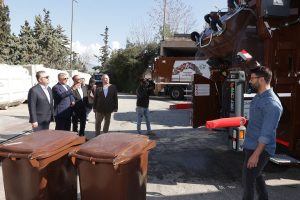 Περιφέρεια Αττικής: Παράδοση 4 σύγχρονων απορριμματοφόρων και εξοπλισμού ανακύκλωσης βιοαποβλήτων στον Δήμο Ζωγράφου