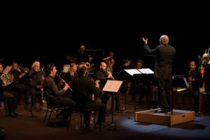 Χαλάνδρι: Μάγεψαν οι μουσικές του Νίκου Κυπουργού με τη Φιλαρμονική Ορχήστρα του Δήμου Χαλανδρίου, στην Εναλλακτική Σκηνή της Εθνικής Λυρικής Σκηνής