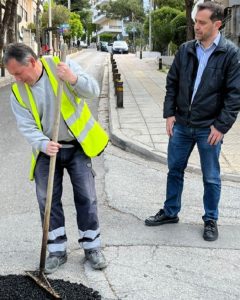 Βριλήσσια: Συνεχίζονται με αμείωτο ρυθμό οι εργασίες αποκατάστασης φθορών της δημοτικής οδοποιίας
