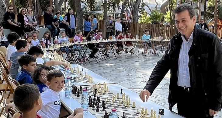Φιλοθέη Ψυχικό : «Ακαδημία Σκακιού Ν Ψυχικού» Αγώνας Σιμουλτανέ πλατεία Ελευθερίας στο Νέο Ψυχικό